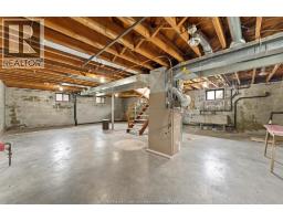 1226 SURREY DRIVE - 17