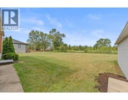 1226 SURREY DRIVE - 22