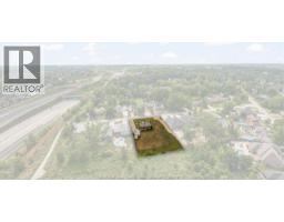 1226 SURREY DRIVE - 27