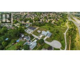 1226 SURREY DRIVE - 28