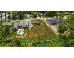 1226 SURREY DRIVE - 32