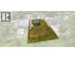 1226 SURREY DRIVE - 33