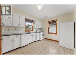 1226 SURREY DRIVE - 8