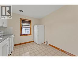 1226 SURREY DRIVE - 9