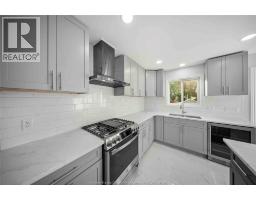 2271 LOUIS AVENUE - 14