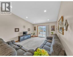 89 Peter AVENUE - 10