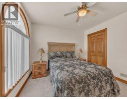 89 Peter AVENUE - 13