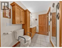 89 Peter AVENUE - 14