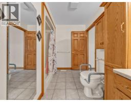 89 Peter AVENUE - 15