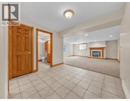 89 Peter AVENUE - 18