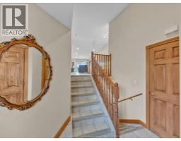 89 Peter AVENUE - 2