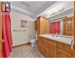 89 Peter AVENUE - 25