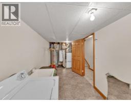 89 Peter AVENUE - 27