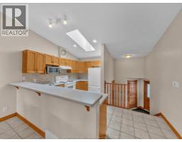 89 Peter AVENUE - 4
