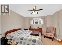 831 LAWNDALE - 18