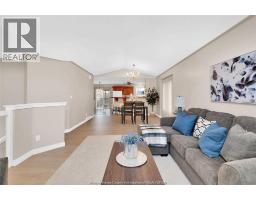 831 LAWNDALE - 5