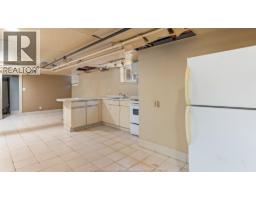 2165-2167 Dougall AVENUE - 21