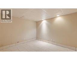 2165-2167 Dougall AVENUE - 25