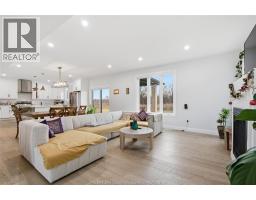 37 KINGSBRIDGE DRIVE - 12