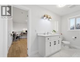 37 KINGSBRIDGE DRIVE - 22