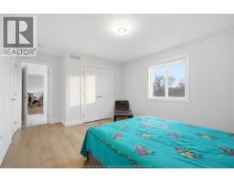 37 KINGSBRIDGE DRIVE - 24