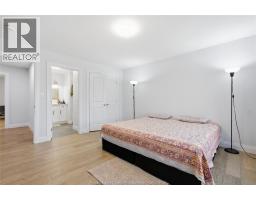 37 KINGSBRIDGE DRIVE - 26