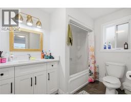 37 KINGSBRIDGE DRIVE - 27