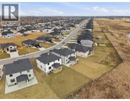 37 KINGSBRIDGE DRIVE - 34