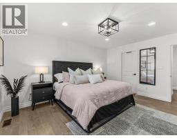 411 Thompson AVENUE - 21