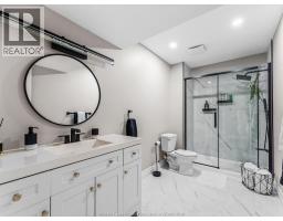 411 Thompson AVENUE - 35