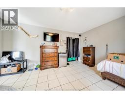 122 TALBOT STREET South - 20