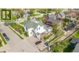 122 TALBOT STREET South - 3