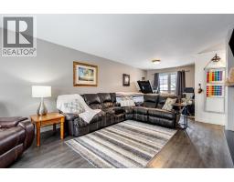 7 Stockwell CRESCENT - 12