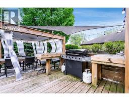 7 Stockwell CRESCENT - 40