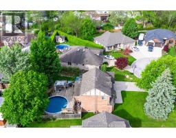 7 Stockwell CRESCENT - 48