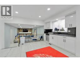 655 ROSELAND DRIVE South - 9