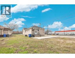 9572 TECUMSEH ROAD - 11