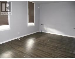 880 University AVENUE East - 7