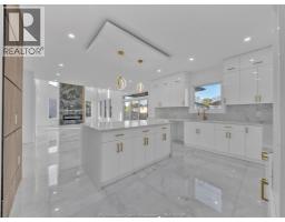 3672 Sutton AVENUE - 11