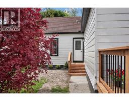 136 Adelaide STREET South - 35