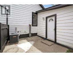 136 Adelaide STREET South - 39