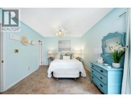 906 BAYVIEW AVENUE - 21