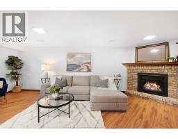 906 BAYVIEW AVENUE - 28