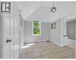 1153 UNIVERSITY AVENUE East - 12