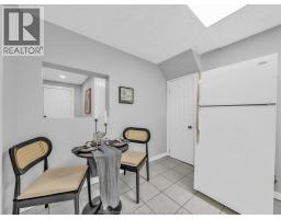 1153 UNIVERSITY AVENUE East - 8