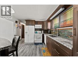 67 Danforth AVENUE - 12