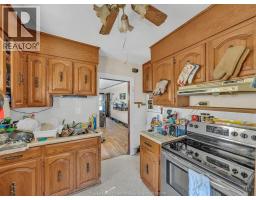 1560 JANETTE AVENUE - 10
