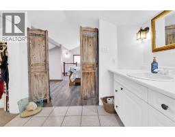 823 LAWRENCE - 19