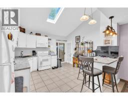 823 LAWRENCE - 6