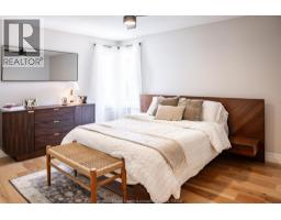 384 AMBERLY CRESCENT - 22